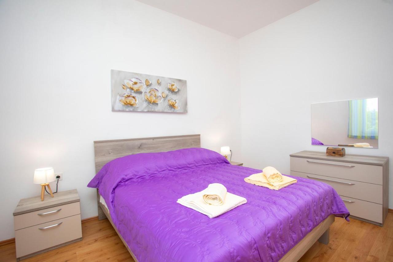 Apartman Lidija Koromačno Exterior foto